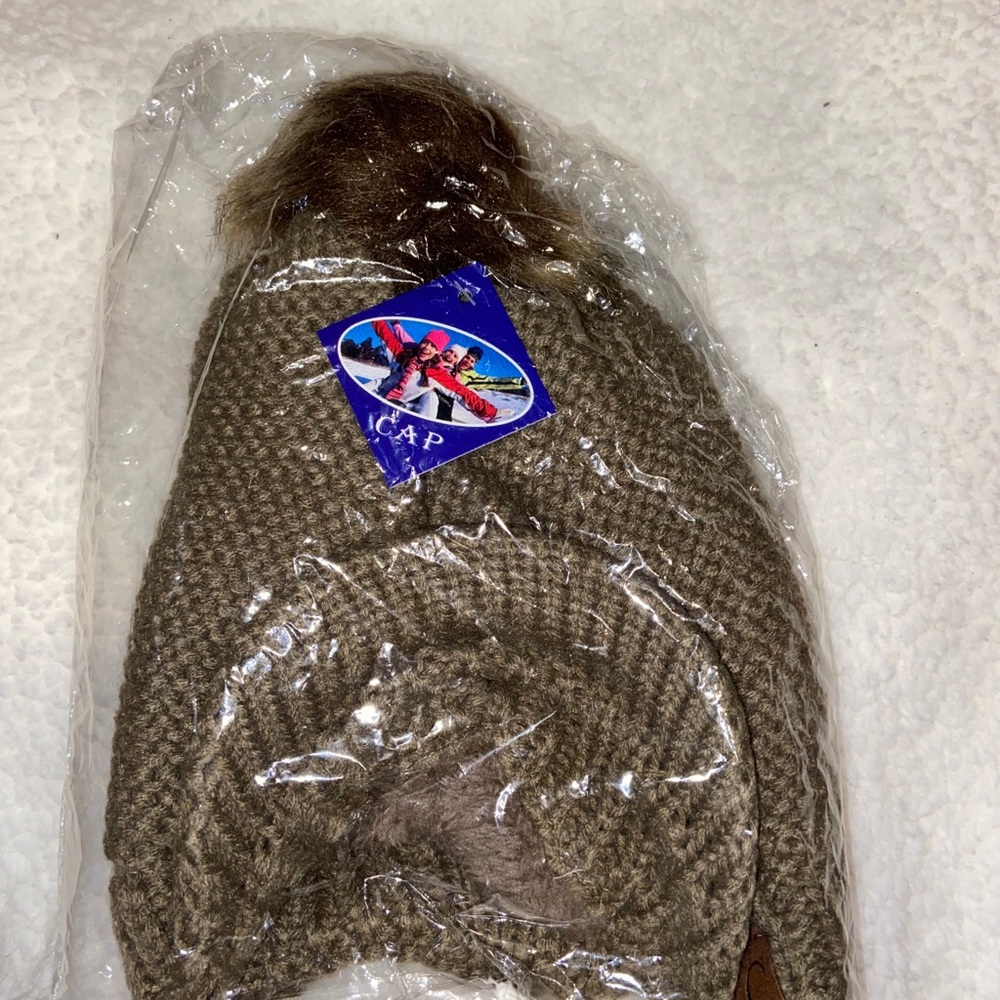 Tan beanie with bill